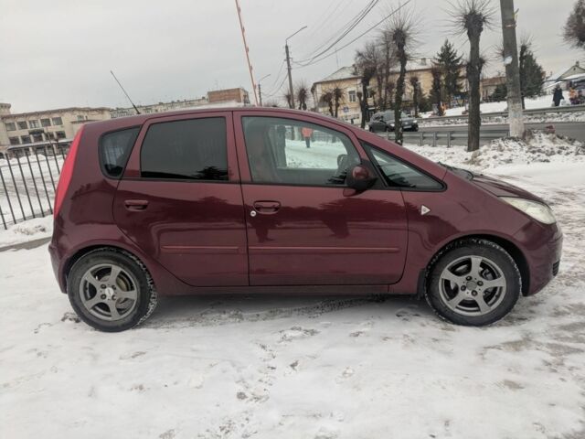 Красный Мицубиси Кольт, объемом двигателя 1.3 л и пробегом 143 тыс. км за 4100 $, фото 1 на Automoto.ua