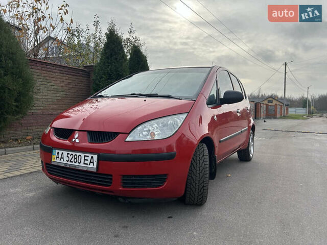 Красный Мицубиси Кольт, объемом двигателя 1.33 л и пробегом 138 тыс. км за 3800 $, фото 1 на Automoto.ua