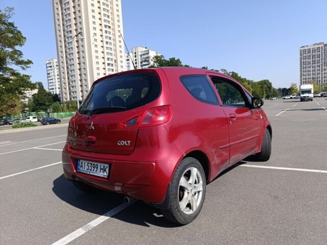 Красный Мицубиси Кольт, объемом двигателя 1.3 л и пробегом 224 тыс. км за 3300 $, фото 5 на Automoto.ua