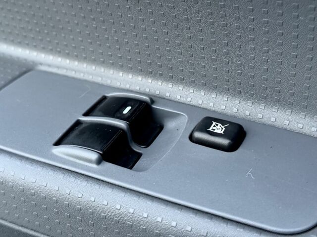 Червоний Міцубісі Кольт, об'ємом двигуна 1.3 л та пробігом 127 тис. км за 4999 $, фото 23 на Automoto.ua