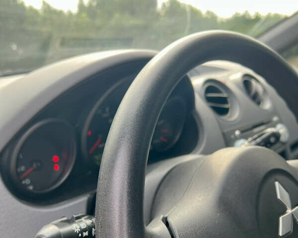 Червоний Міцубісі Кольт, об'ємом двигуна 1.33 л та пробігом 153 тис. км за 3550 $, фото 12 на Automoto.ua