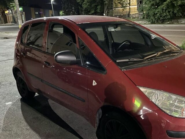 Мицубиси Кольт 2007 в Вышгороде на Automoto.ua Красный Мицубиси Кольт, объемом двигателя 1.3 л и пробегом 250 тыс. км за 2550 $, фото 1 на Automoto.ua