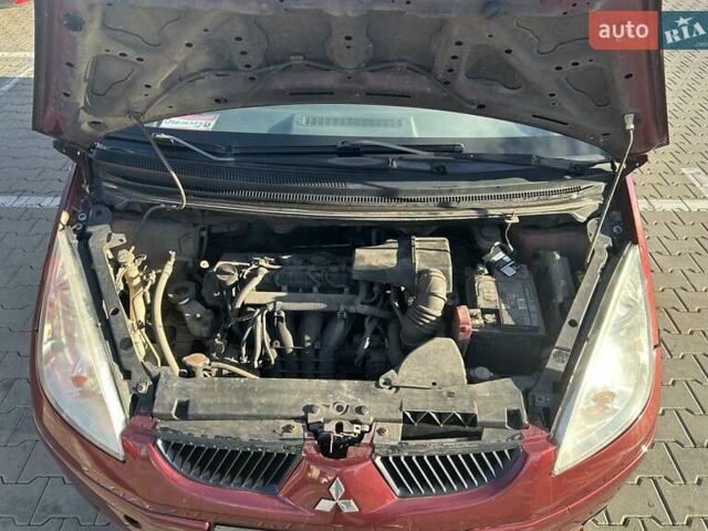 Красный Мицубиси Кольт, объемом двигателя 1.5 л и пробегом 372 тыс. км за 3300 $, фото 9 на Automoto.ua