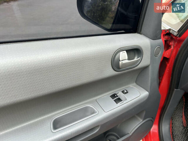 Красный Мицубиси Кольт, объемом двигателя 1.33 л и пробегом 138 тыс. км за 3800 $, фото 9 на Automoto.ua