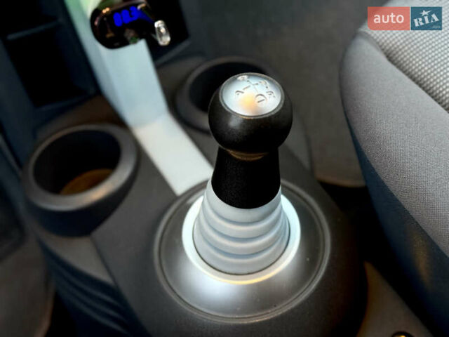 Червоний Міцубісі Кольт, об'ємом двигуна 1.3 л та пробігом 127 тис. км за 4999 $, фото 28 на Automoto.ua