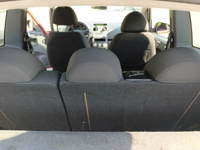 Красный Мицубиси Кольт, объемом двигателя 1.3 л и пробегом 224 тыс. км за 3300 $, фото 9 на Automoto.ua