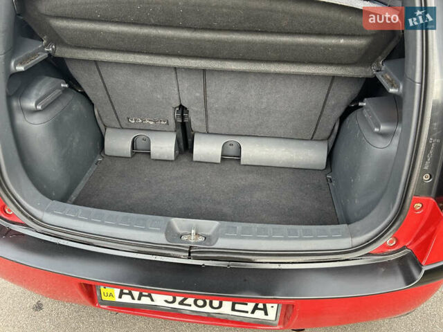 Красный Мицубиси Кольт, объемом двигателя 1.33 л и пробегом 138 тыс. км за 3800 $, фото 5 на Automoto.ua