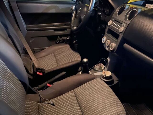 Мицубиси Кольт 2007 в Вышгороде на Automoto.ua Красный Мицубиси Кольт, объемом двигателя 1.3 л и пробегом 250 тыс. км за 2550 $, фото 5 на Automoto.ua