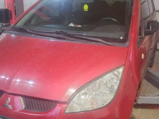 Міцубісі Кольт 2007 у Вышгороде на Automoto.ua Червоний Міцубісі Кольт, об'ємом двигуна 1.3 л та пробігом 270 тис. км за 2500 $, фото 3 на Automoto.ua