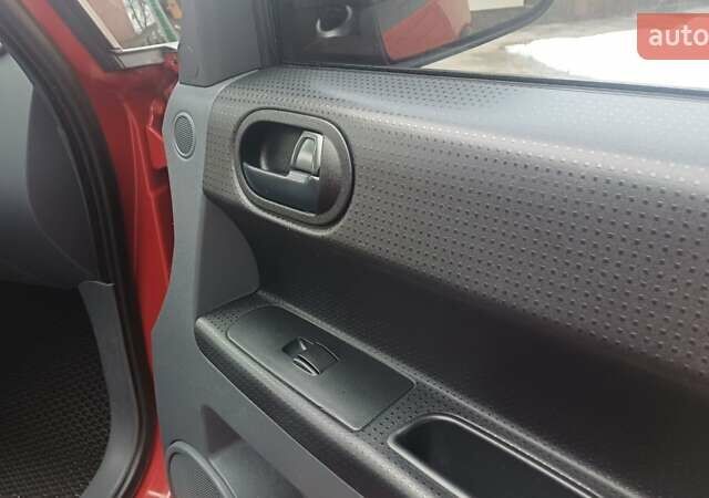 Красный Мицубиси Кольт, объемом двигателя 1.33 л и пробегом 132 тыс. км за 5890 $, фото 59 на Automoto.ua