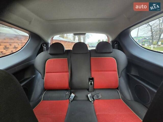 Красный Мицубиси Кольт, объемом двигателя 1.3 л и пробегом 134 тыс. км за 4500 $, фото 6 на Automoto.ua