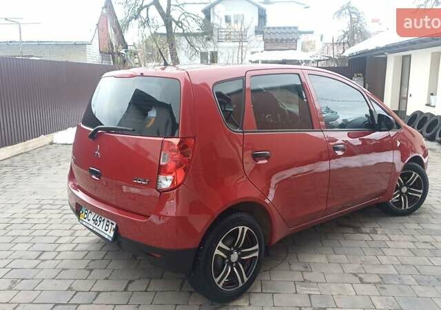 Красный Мицубиси Кольт, объемом двигателя 1.33 л и пробегом 132 тыс. км за 5890 $, фото 5 на Automoto.ua