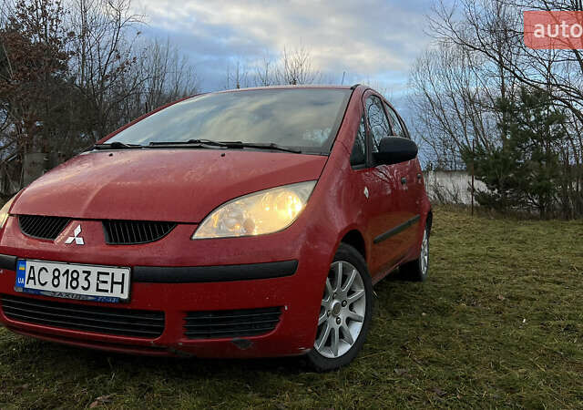 Красный Мицубиси Кольт, объемом двигателя 1.3 л и пробегом 193 тыс. км за 3600 $, фото 1 на Automoto.ua