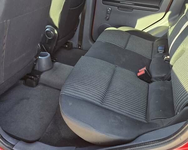 Міцубісі Кольт 2008 у Києві на Automoto.ua Червоний Міцубісі Кольт, об'ємом двигуна 1.33 л та пробігом 211 тис. км за 5000 $, фото 1 на Automoto.ua