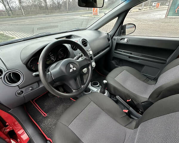 Красный Мицубиси Кольт, объемом двигателя 1.3 л и пробегом 90 тыс. км за 5400 $, фото 11 на Automoto.ua