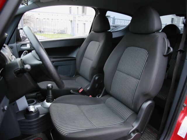 Червоний Міцубісі Кольт, об'ємом двигуна 1.3 л та пробігом 20 тис. км за 7400 $, фото 6 на Automoto.ua