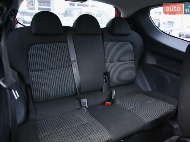 Красный Мицубиси Кольт, объемом двигателя 1.3 л и пробегом 20 тыс. км за 7000 $, фото 7 на Automoto.ua