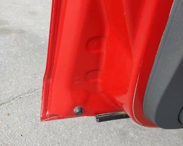 Червоний Міцубісі Кольт, об'ємом двигуна 1.33 л та пробігом 210 тис. км за 4500 $, фото 2 на Automoto.ua