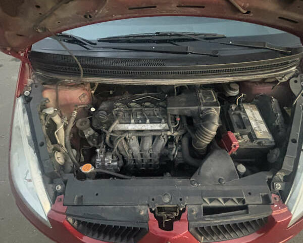 Красный Мицубиси Кольт, объемом двигателя 1.33 л и пробегом 266 тыс. км за 4300 $, фото 4 на Automoto.ua