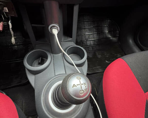 Червоний Міцубісі Кольт, об'ємом двигуна 1.33 л та пробігом 129 тис. км за 5800 $, фото 10 на Automoto.ua