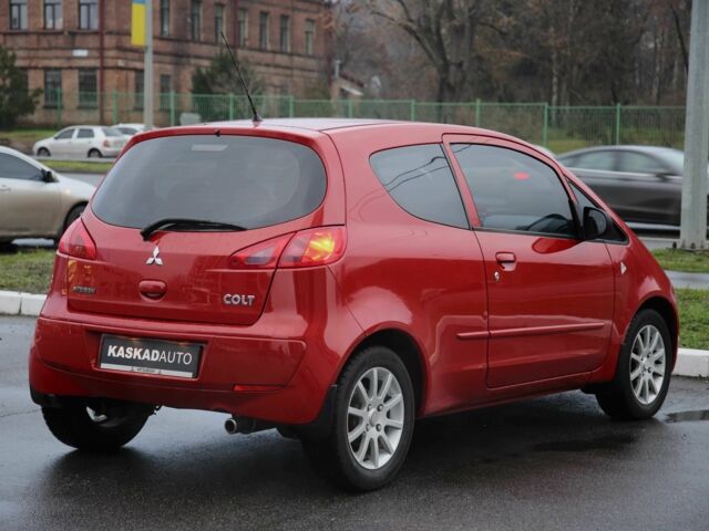 Червоний Міцубісі Кольт, об'ємом двигуна 1.3 л та пробігом 20 тис. км за 7400 $, фото 5 на Automoto.ua