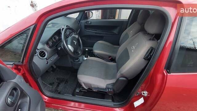 Червоний Міцубісі Кольт, об'ємом двигуна 1.33 л та пробігом 118 тис. км за 5500 $, фото 18 на Automoto.ua