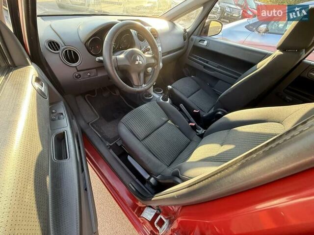Красный Мицубиси Кольт, объемом двигателя 1.3 л и пробегом 168 тыс. км за 4999 $, фото 9 на Automoto.ua