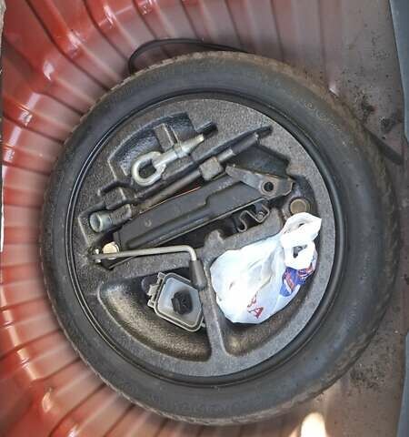 Красный Мицубиси Кольт, объемом двигателя 1.33 л и пробегом 207 тыс. км за 4300 $, фото 14 на Automoto.ua