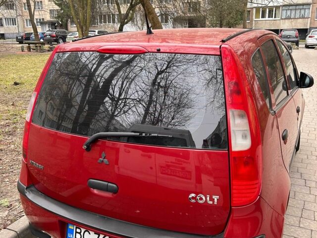 Красный Мицубиси Кольт, объемом двигателя 1.3 л и пробегом 202 тыс. км за 4800 $, фото 3 на Automoto.ua
