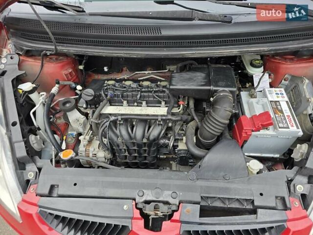 Красный Мицубиси Кольт, объемом двигателя 1.3 л и пробегом 134 тыс. км за 4500 $, фото 4 на Automoto.ua