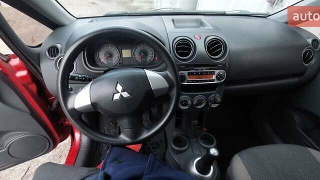 Червоний Міцубісі Кольт, об'ємом двигуна 1.33 л та пробігом 118 тис. км за 5500 $, фото 13 на Automoto.ua