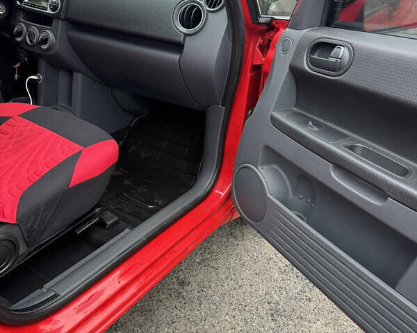 Червоний Міцубісі Кольт, об'ємом двигуна 1.33 л та пробігом 129 тис. км за 5800 $, фото 7 на Automoto.ua