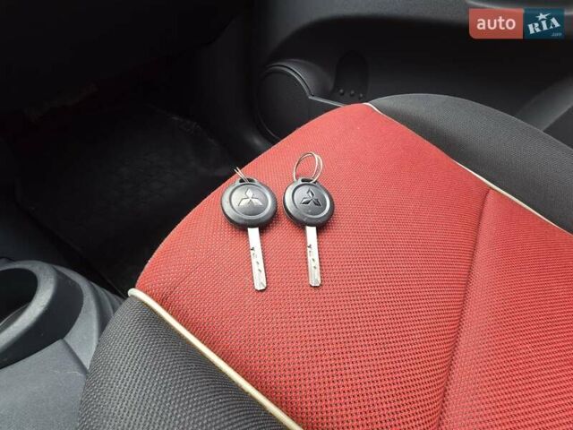 Красный Мицубиси Кольт, объемом двигателя 1.3 л и пробегом 134 тыс. км за 4500 $, фото 13 на Automoto.ua