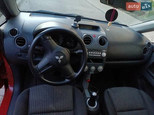 Красный Мицубиси Кольт, объемом двигателя 1.33 л и пробегом 207 тыс. км за 4300 $, фото 7 на Automoto.ua