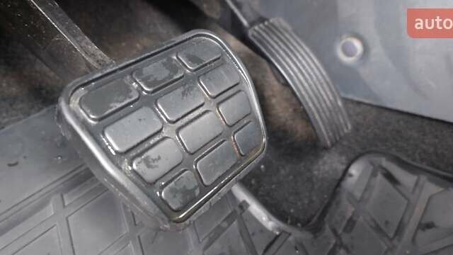 Червоний Міцубісі Кольт, об'ємом двигуна 1.33 л та пробігом 118 тис. км за 5500 $, фото 16 на Automoto.ua