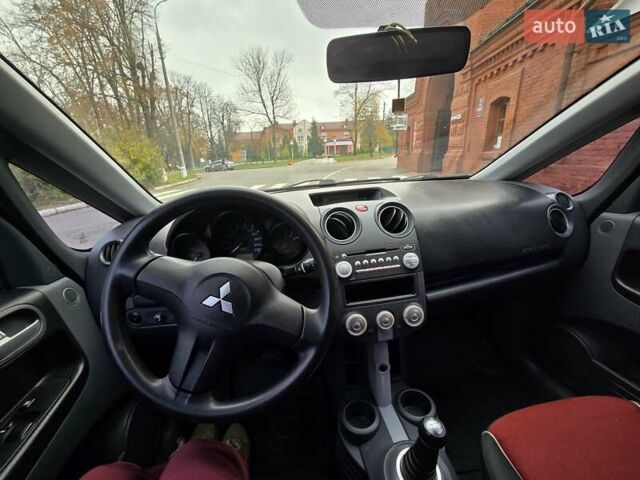 Красный Мицубиси Кольт, объемом двигателя 1.3 л и пробегом 134 тыс. км за 4500 $, фото 10 на Automoto.ua