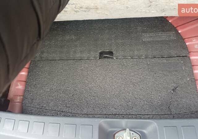 Красный Мицубиси Кольт, объемом двигателя 1.33 л и пробегом 132 тыс. км за 5890 $, фото 42 на Automoto.ua