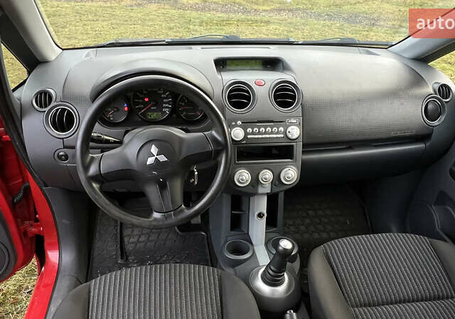 Красный Мицубиси Кольт, объемом двигателя 1.3 л и пробегом 193 тыс. км за 3600 $, фото 18 на Automoto.ua