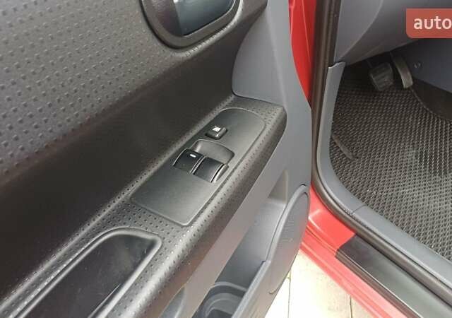 Красный Мицубиси Кольт, объемом двигателя 1.33 л и пробегом 132 тыс. км за 5890 $, фото 46 на Automoto.ua