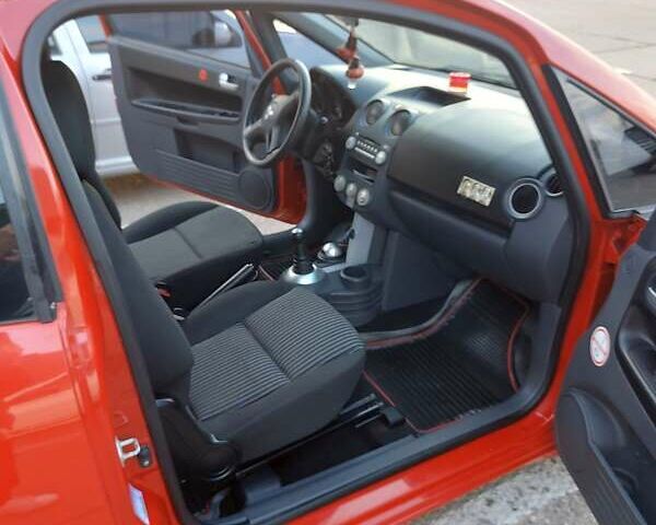 Красный Мицубиси Кольт, объемом двигателя 1.3 л и пробегом 19 тыс. км за 7500 $, фото 6 на Automoto.ua