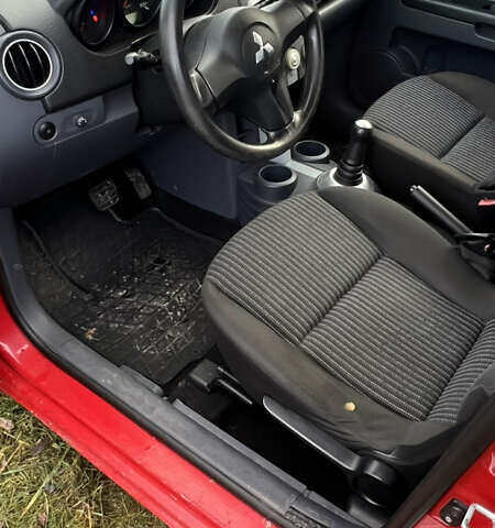 Красный Мицубиси Кольт, объемом двигателя 1.3 л и пробегом 193 тыс. км за 3600 $, фото 16 на Automoto.ua