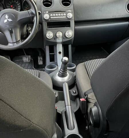 Красный Мицубиси Кольт, объемом двигателя 1.3 л и пробегом 193 тыс. км за 3600 $, фото 20 на Automoto.ua