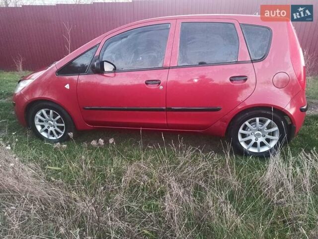 Червоний Міцубісі Кольт, об'ємом двигуна 1.36 л та пробігом 150 тис. км за 5200 $, фото 4 на Automoto.ua