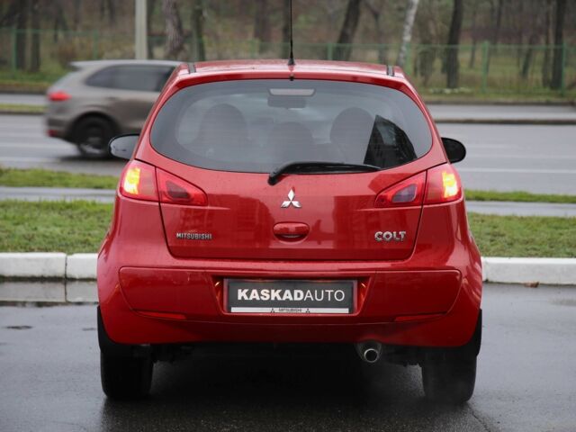 Червоний Міцубісі Кольт, об'ємом двигуна 1.3 л та пробігом 20 тис. км за 7400 $, фото 4 на Automoto.ua