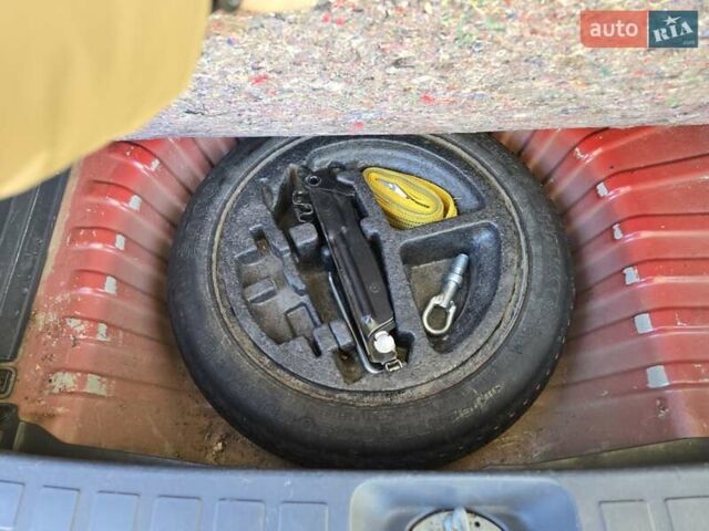 Міцубісі Кольт 2008 у Києві на Automoto.ua Червоний Міцубісі Кольт, об'ємом двигуна 1.33 л та пробігом 211 тис. км за 5000 $, фото 13 на Automoto.ua