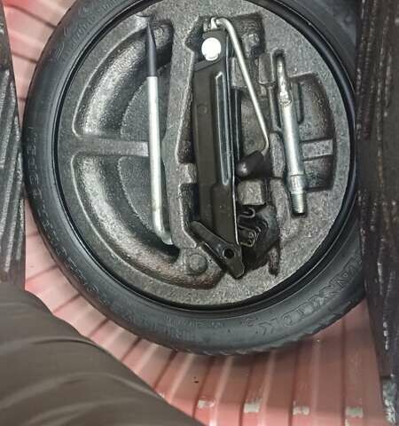 Красный Мицубиси Кольт, объемом двигателя 1.33 л и пробегом 132 тыс. км за 5890 $, фото 43 на Automoto.ua