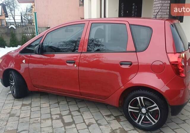 Красный Мицубиси Кольт, объемом двигателя 1.33 л и пробегом 132 тыс. км за 5890 $, фото 3 на Automoto.ua
