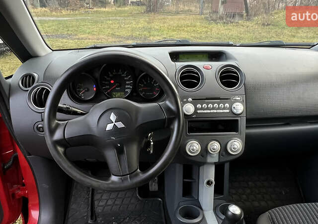 Красный Мицубиси Кольт, объемом двигателя 1.3 л и пробегом 193 тыс. км за 3600 $, фото 19 на Automoto.ua