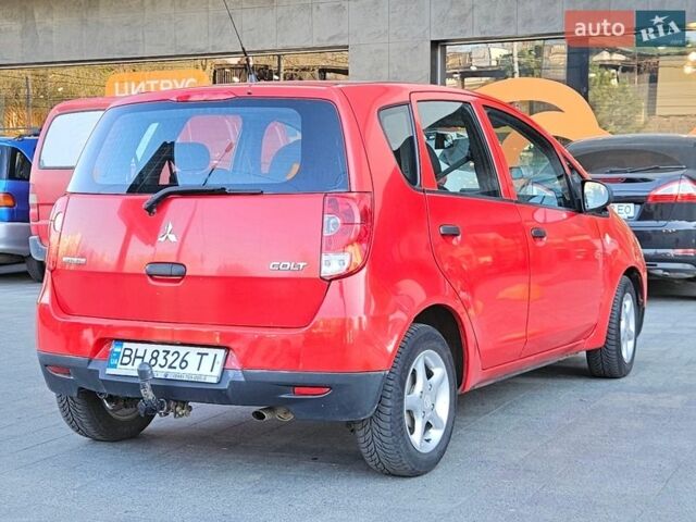 Красный Мицубиси Кольт, объемом двигателя 1.33 л и пробегом 120 тыс. км за 4000 $, фото 3 на Automoto.ua