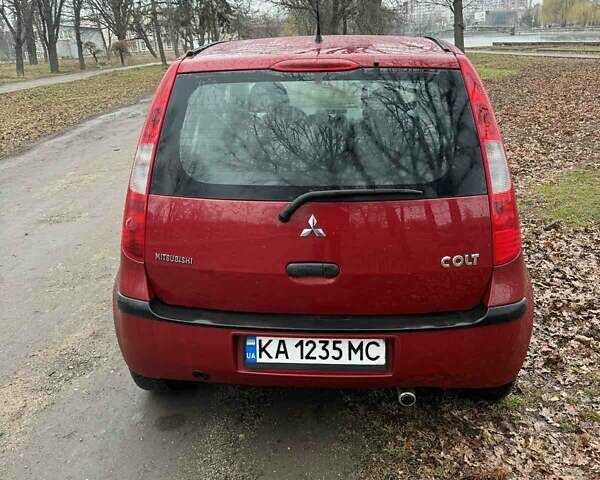 Красный Мицубиси Кольт, объемом двигателя 1.3 л и пробегом 245 тыс. км за 4850 $, фото 5 на Automoto.ua